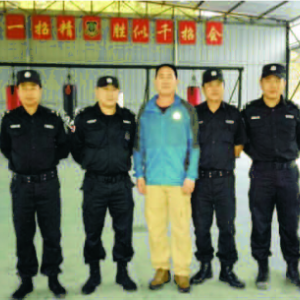 全軍優(yōu)秀指導(dǎo)官、中國獵人特種部隊(duì)旅長郭依衡到公司基地指導(dǎo)訓(xùn)練